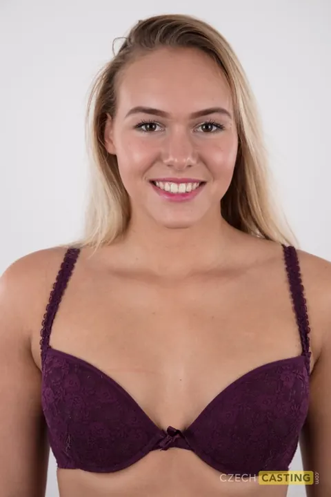 Czech Blonde Strips Out of Her Lingerie and Jeans – photo 5 of 20
