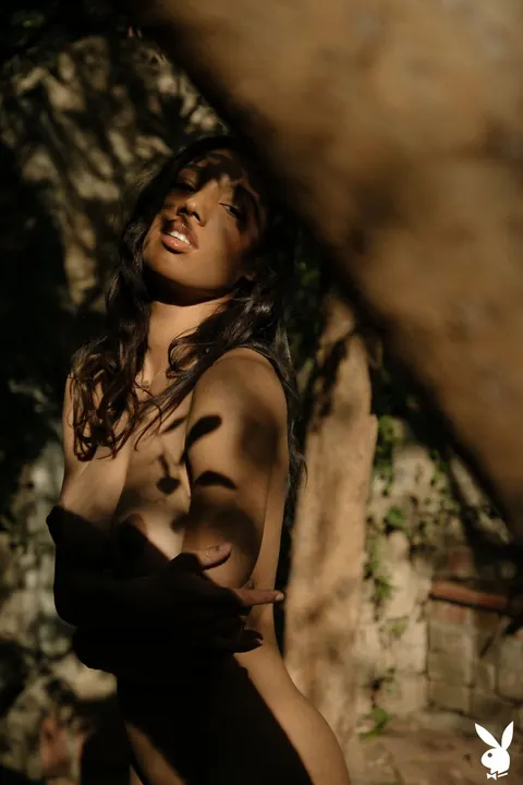 Ebony Babe Bares Her Big Tits in the Forest – photo 9 of 20