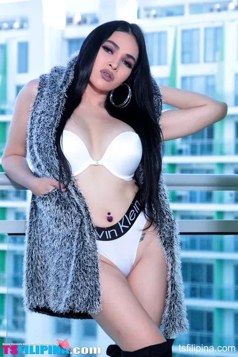 Busty Trans Woman Poses in Lingerie and Boots – photo 7 of 15