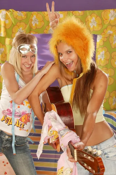 Hannas Honeypot: European Blonde and Czech Brunette Share a Toy in Panties – photo 7 of 21