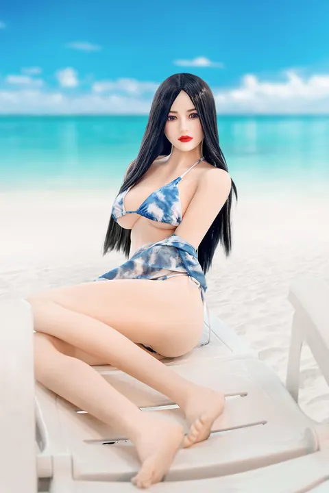 Woman Sheds Her Lingerie to Pose Nude Front and Back – photo 8 of 21