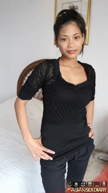 Carmen T – Skinny Filipina MILF Kisses and Takes Anal in POV