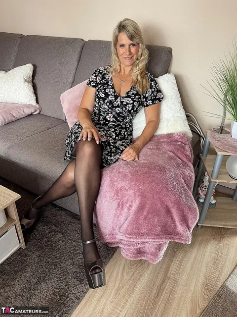 Sweet Susi: Thick Blonde MILF Strips Out of Her Lingerie on the Balcony – photo 9 of 16