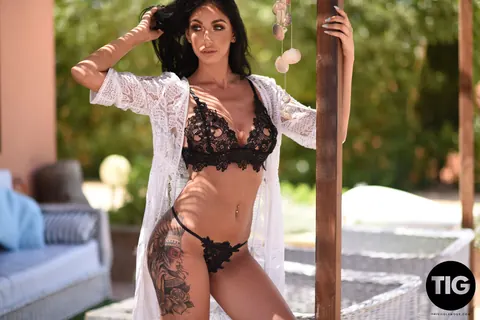 Anya Leigh: Thick British Brunette Shows Off Her Big Tits and Tattoos Outdoors – photo 5 of 21