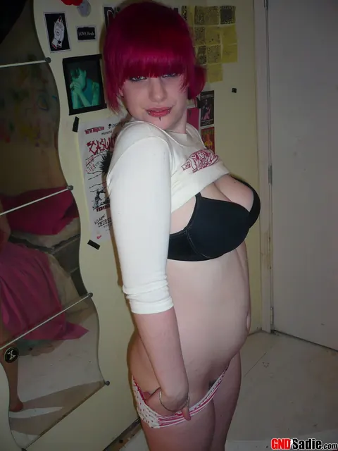 Short-Haired Redhead Strips Out of Her Lingerie on the Bed – photo 3 of 12