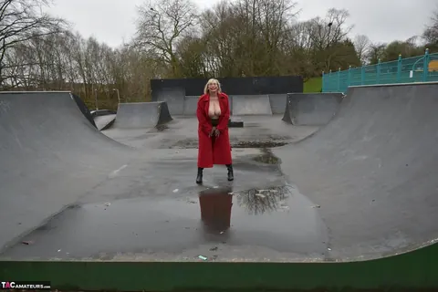 Curvy British Blonde Shows Her Big Natural Tits in a Public Park – photo 2 of 16