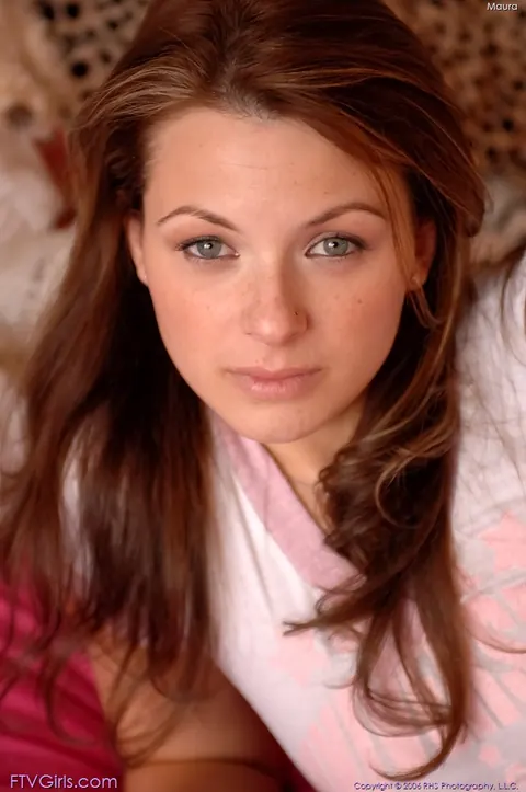 Ava Miller: Amateur Brunette Uses Fingers and a Cucumber on Her Pussy – photo 10 of 17