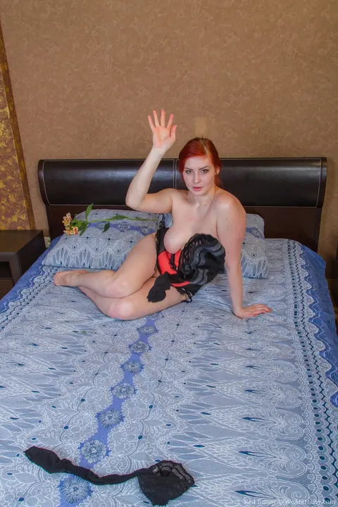 Red Bunny: Tall Redhead MILF Shows Her Big Natural Tits and Hairy Pussy – photo 17 of 21