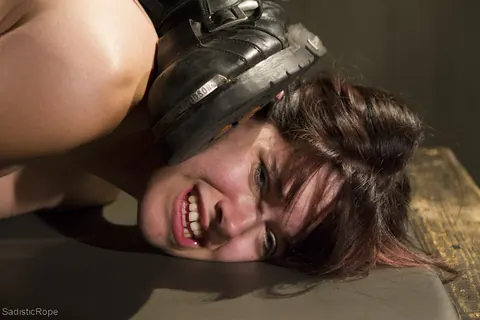 Katt Anomia: BBW Brunette Bound in Rope and Spreads Her Pussy – photo 18 of 21