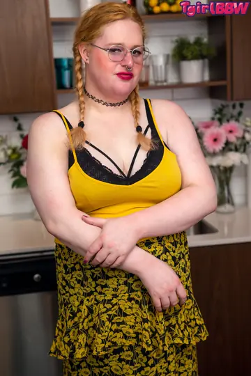 Trans BBW Undresses and Poses Nude Front and Back