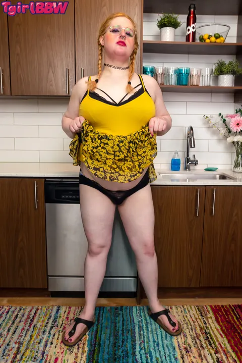 Trans BBW Undresses and Poses Nude Front and Back – photo 3 of 16