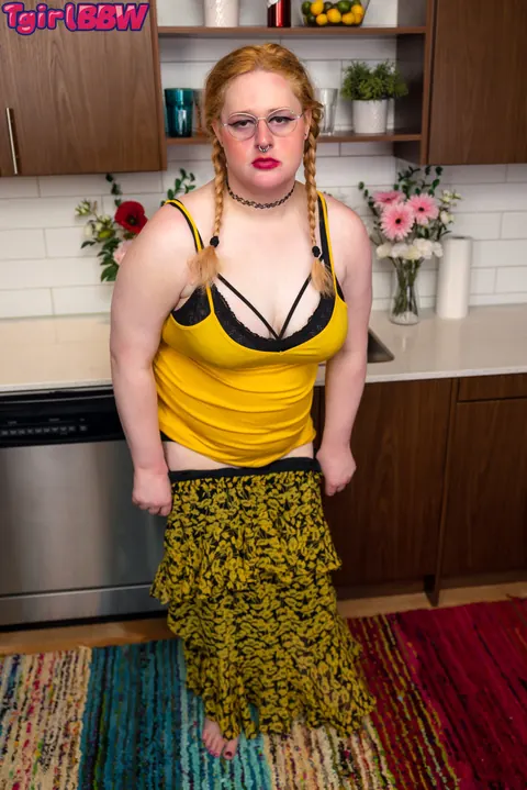 Trans BBW Undresses and Poses Nude Front and Back – photo 4 of 16