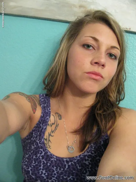 Busty Woman Strips and Fingers Her Pussy Outdoors – photo 14 of 21