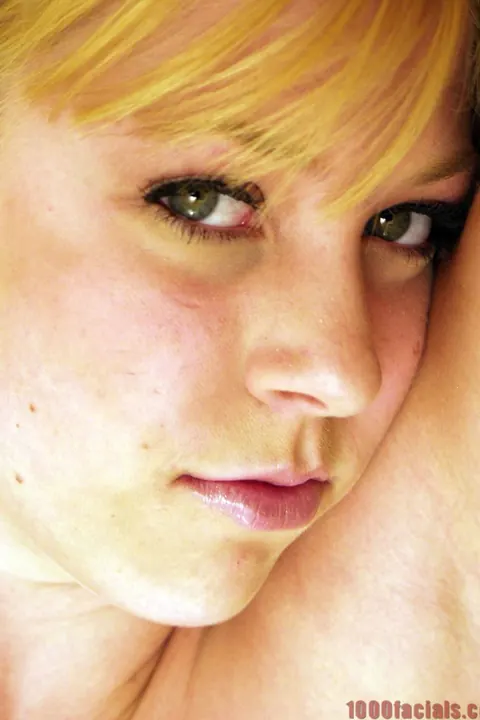 Leah Luv: Slim Blonde Kneels and Sucks Her Partner's Large Cock – photo 8 of 17