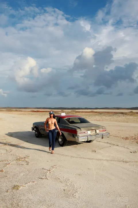 Ruth Medina: Venezuelan Latina Strips Nude Outdoors Showing Her Natural Tits – photo 21 of 21