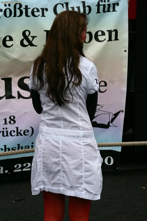 Woman in Cosplay Boots and Shorts Flashes in Public – photo 3 of 16