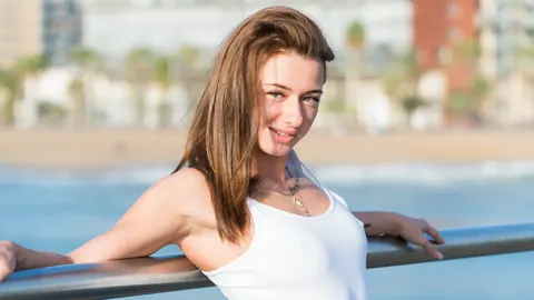Sandra Wellness: Petite Russian Brunette Has Sex on the Beach – photo 11 of 13