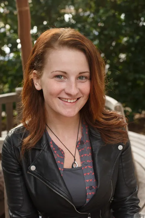 Emmy Sinclair: Pale Redhead with Big Natural Tits Flashes Her Breasts Outdoors – photo 1 of 12