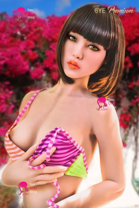 Asian Woman Strips and Poses Fully Naked – photo 9 of 13
