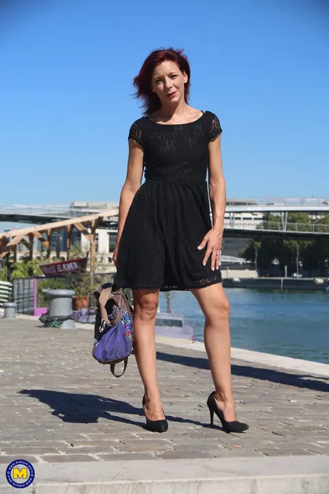 Morgane Dell: Petite French MILF Flashes Her Pussy Outdoors – photo 5 of 20