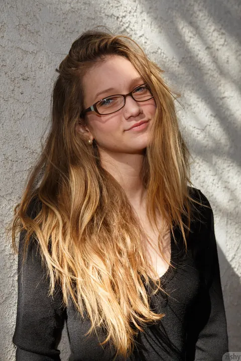 Reese Berkman: Skinny Redhead Flashes Her Pussy in a Public Place – photo 1 of 11