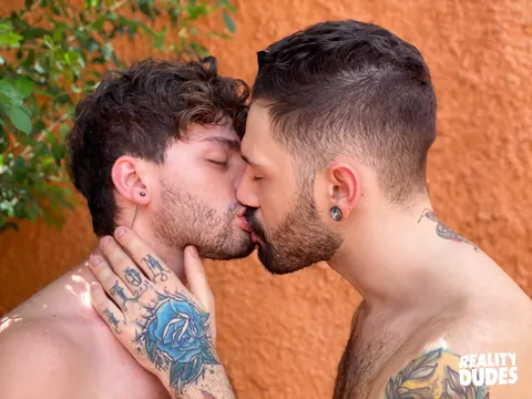 Two Hairy Men Kiss and Fuck Raw – photo 20 of 20