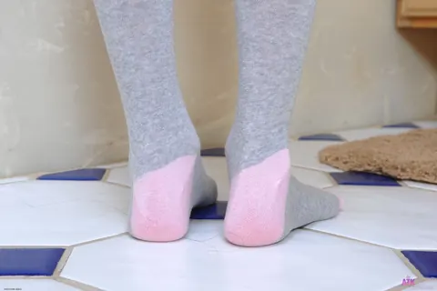 Amy Quinn: Petite Amateur Blonde Worships Her Feet in Socks – photo 2 of 20
