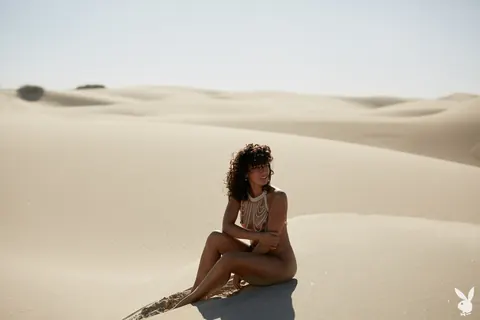 Fo Porter: Tall Latina Brunette Poses Nude on the Sand Dunes – photo 6 of 12