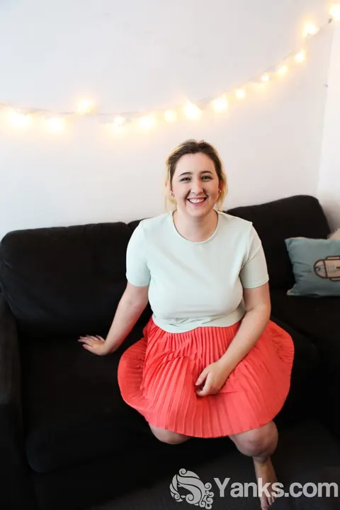 Mikki Mischief: BBW with Big Natural Tits Strips and Shows Her Body – photo 1 of 16