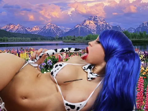 Thick Babe with Big Tits Flaunts Cow Bikini Outdoors in Stockings – photo 7 of 12
