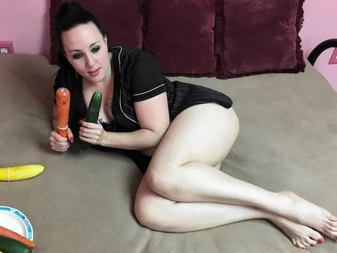 Selena Sky: Curvy Latina MILF Toys Her Pussy Deep with a Dildo – photo 21 of 21