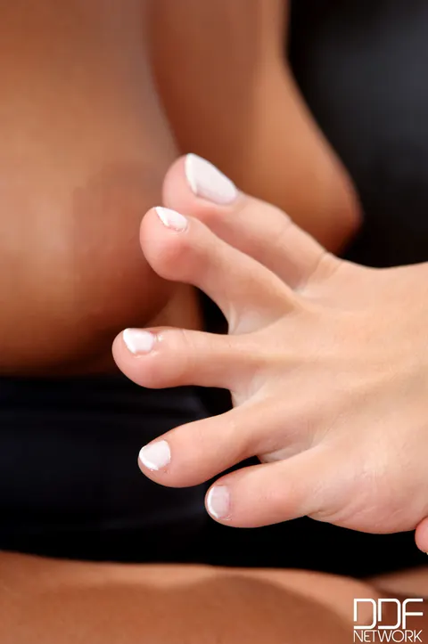 Abby Bynes: Blonde Russian MILF and Maid Share Lesbian Foot Worship – photo 12 of 21