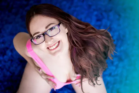 Tall PAWG in a Bikini and Glasses Shows Off Her Big Ass – photo 2 of 15