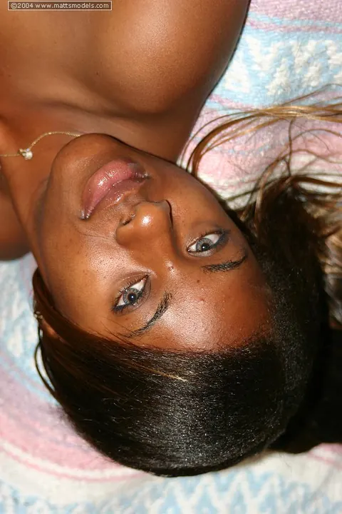 Ebony Woman Strips Out of Her Skirt and Heels – photo 15 of 16