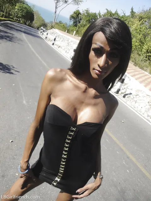 Asian Trans Woman Poses in Latex and Heels – photo 4 of 16