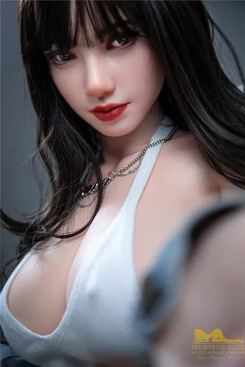 Brunette with Big Tits Poses Nude Up Close – photo 3 of 16
