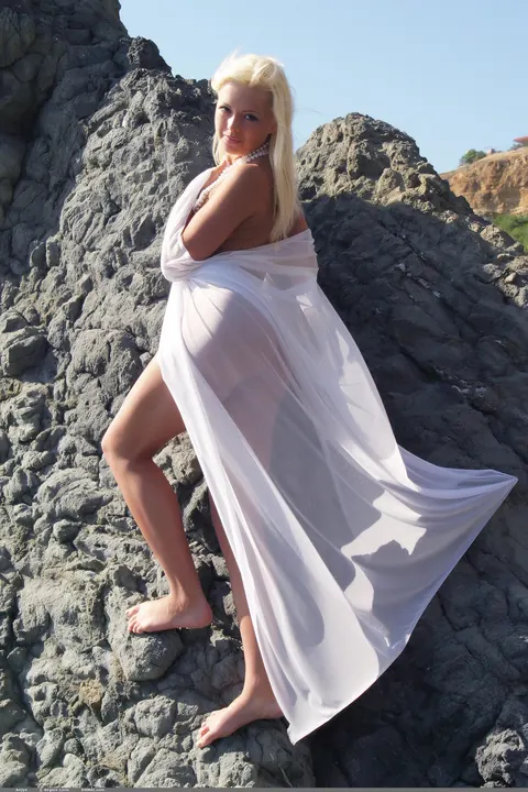 Woman Undresses Completely and Poses Front and Back – photo 2 of 21