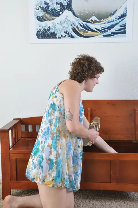 Curvy MILF with Short Curly Hair Spreads Her Hairy Pussy – photo 1 of 18
