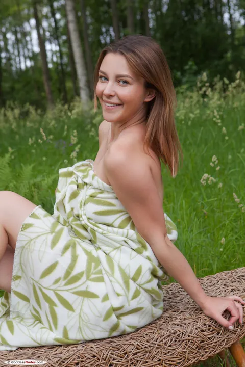 Dominika Jule: Brunette with Small Natural Tits Poses Nude and Turns – photo 1 of 21