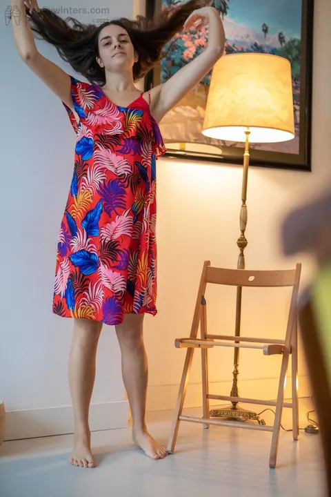 Tall Australian Undresses from a Dress to a Bikini – photo 21 of 21