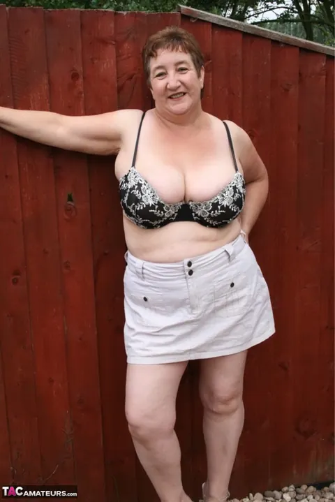 Kinky Carol: Mature British Redhead Undresses to Lingerie Outdoors – photo 8 of 16