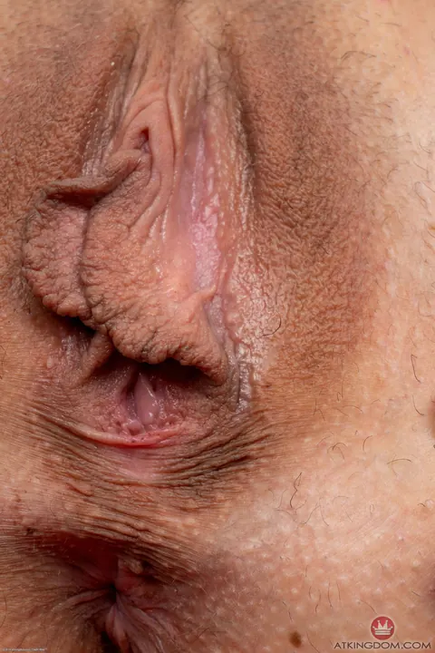 Zoe Bloom: Thick Brunette with Natural Tits Spreads Her Pussy Close Up – photo 21 of 21