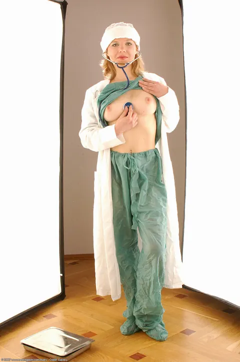 Woman Strips Naked, Kneels Wide, and Shows Her Body – photo 4 of 21