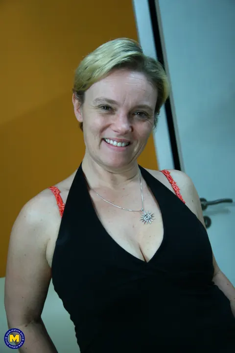 European MILF with Short Hair Toys Her Pussy – photo 2 of 21