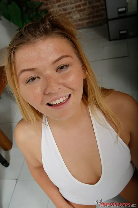 Melissa May: BBW Blonde Strips Out of Her Shorts for Sex – photo 5 of 15