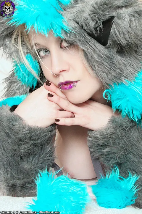 PAWG Peels Off Her Cosplay Costume in Stockings – photo 12 of 15
