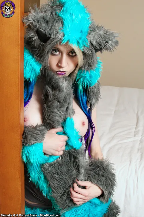 PAWG Peels Off Her Cosplay Costume in Stockings – photo 5 of 15