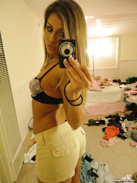 Bella Beyle: Tall Thick Latina Peels Off Her Shorts and Lingerie for Mirror Selfies – photo 11 of 16