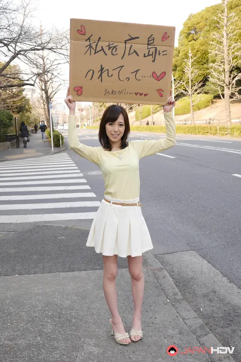 Shiori Yamate: Skinny Asian Brunette Sucks and Strokes Her Partner in a Car – photo 8 of 20