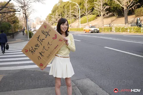 Shiori Yamate: Skinny Asian Brunette Sucks and Strokes Her Partner in a Car – photo 3 of 20